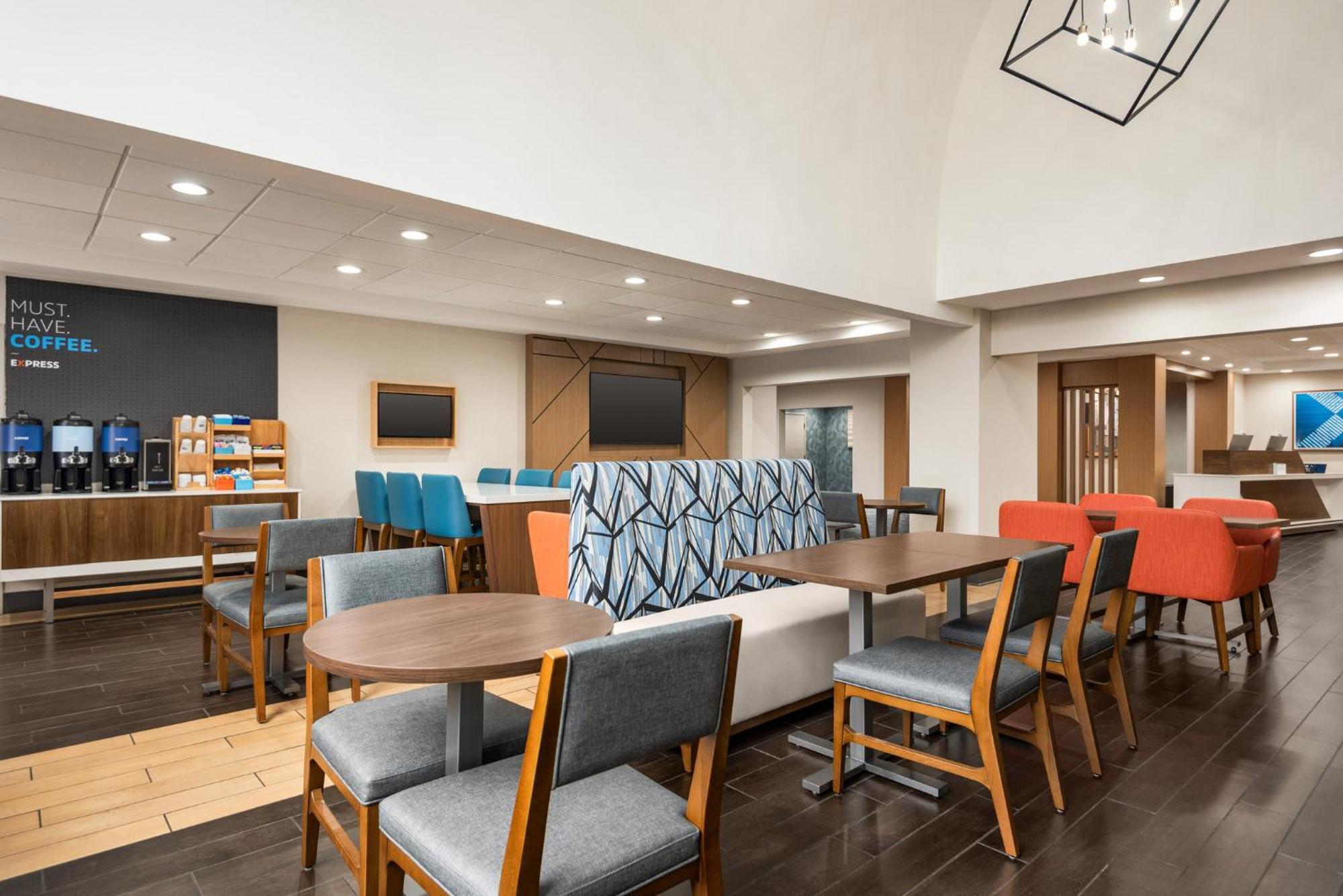 Express & By Ihg 3*