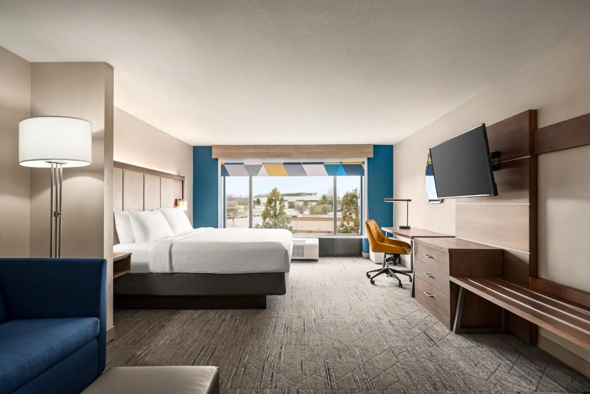 Express & By Ihg Hotel 3*