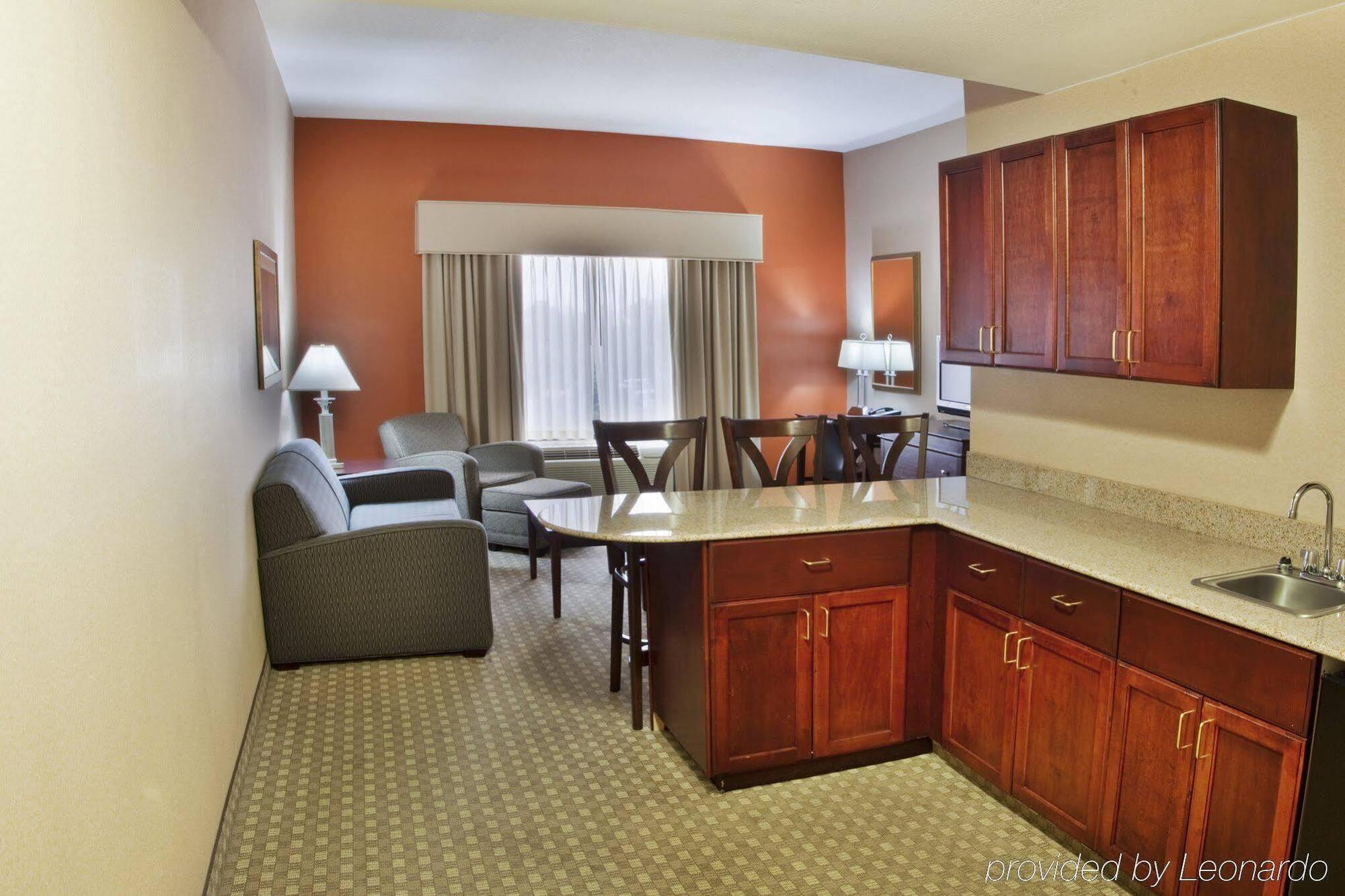Hotel Express & By Ihg 3*